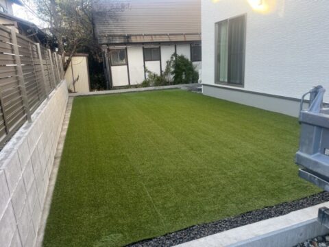 Y様邸　ブロック.人工芝工事